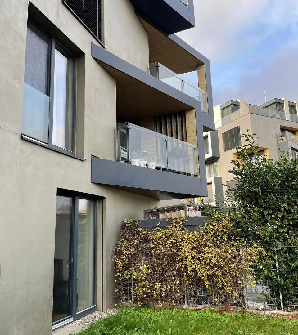 Serene & Private Garden Oasis براغ 0*,  جمهورية التشيك